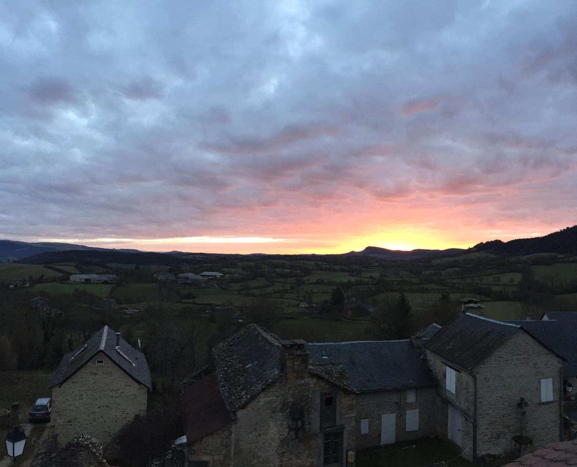 הוילה Saint-Saturnin-de-Lenne L'Echappee Belle, Vue Panoramique Sur La Campagne מראה חיצוני תמונה